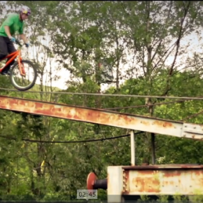 Danny MacAskill hüpft wieder Danny MacAskill hüpft wieder